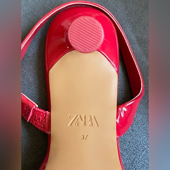 NWOT. Zara Red Shiny High-Heel Shoes. Size 6,5. - Picture 5 of 11